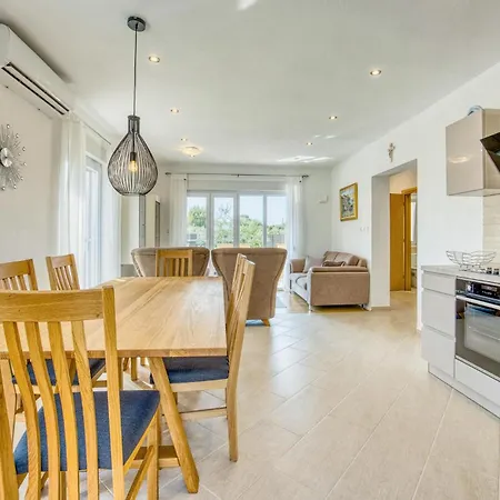 3 Bedroom Beautiful In