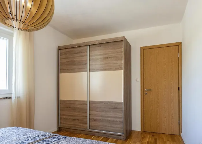 Prázdninový dům 3 Bedroom Beautiful In *