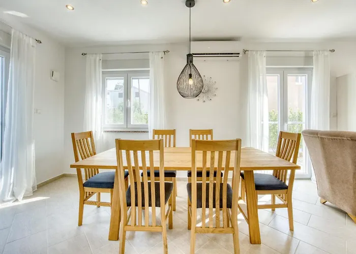 Holiday home 3 Bedroom Beautiful In