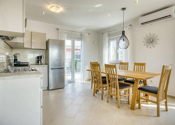 3 Bedroom Beautiful In * Sukošan