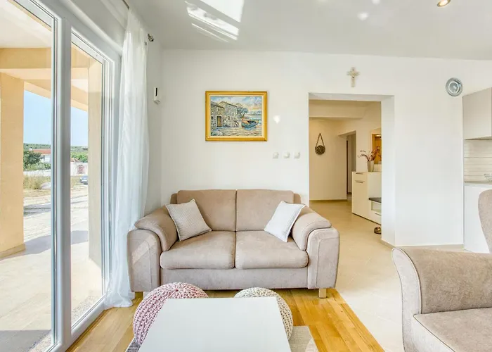 3 Bedroom Beautiful In Sukosan